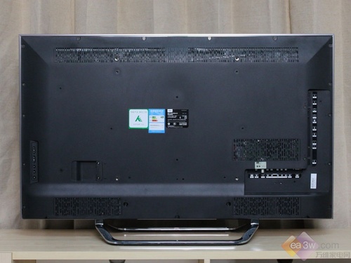 TCL L47V6500A-3D智能电视背部实拍