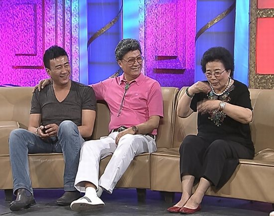 父母金婚日 胡军《说出你的故事》说硬汉柔情