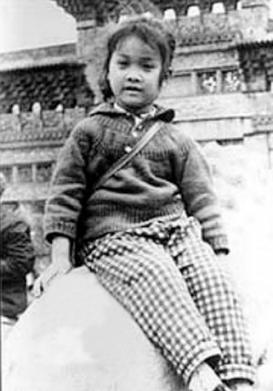 别看这些导师都是"中老年"歌手,童年时也个个都是萝莉正太. 0 那英 0