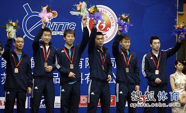 图文：北京获全锦赛男团冠军 男团季军河北队