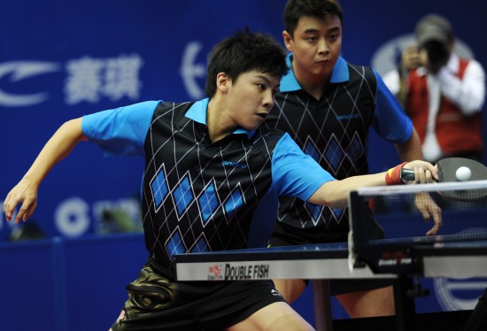 图文:2012全国乒乓球锦标赛 陈玘摆短