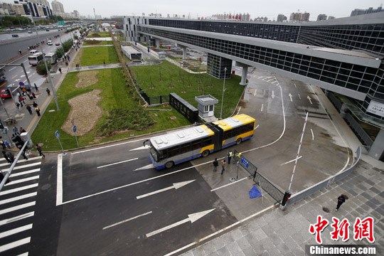 北京最大交通枢纽将于20日启用(组图)