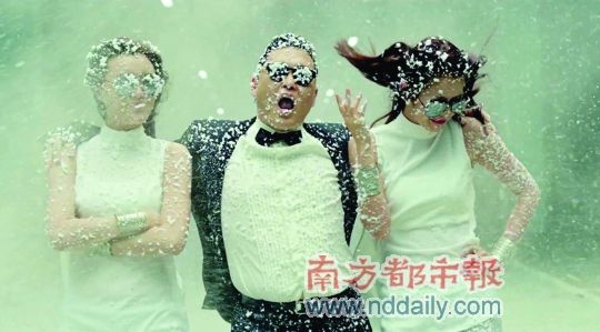 樸載相憑藉音樂視頻《江南S tyle》網絡爆紅。