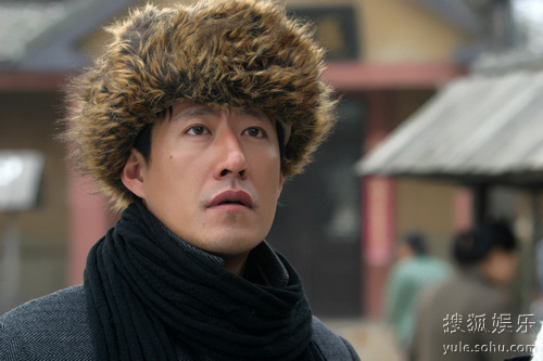 《专列一号》于震变身安保英雄雪原开战