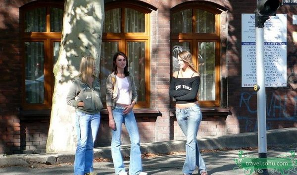 实拍俄罗斯街头:永远不缺美女的国家