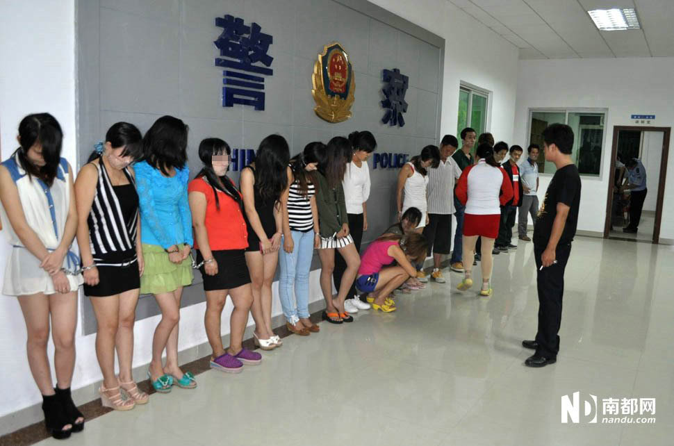 广东惠州警察抓卖淫团伙 擒获10多名站街女(图
