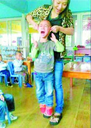 浙江虐童教师面临5年以下徒刑检方已提前介入