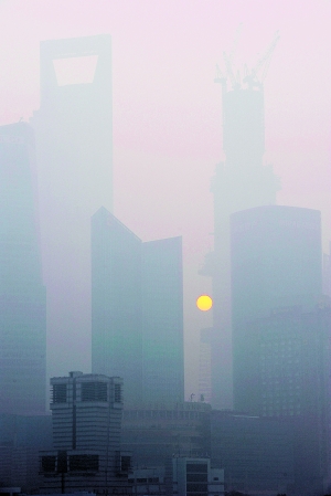 上海降温降雨逃空气重度污染 轻度污染"徘徊"