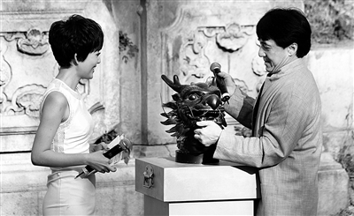 《十二生肖》将映 成龙向圆明园赠送"兽首"