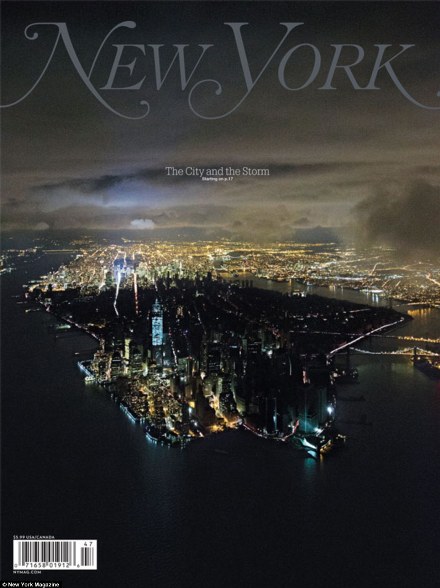 空中拍摄的纽约曼哈顿停电图：半城漆黑半城通明