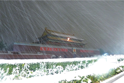 天安门一带下起大雪。图/CFP