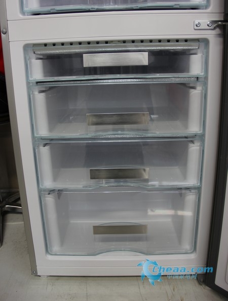 海尔冰箱BCD-256SCGM冷冻室