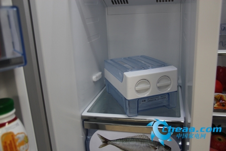 海信BCD-558WGBPET冰箱制冰盒