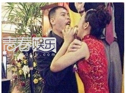 冯小刚裸模画中女主角疑似杨幂