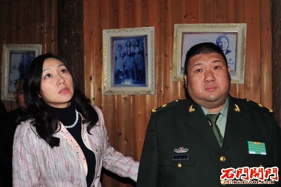 揭秘毛新宇两任漂亮妻子(组图)