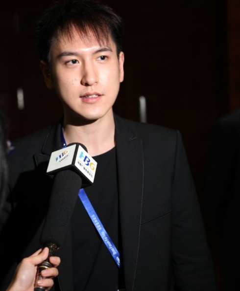 传周迅拿下地产大腕汤珈铖 汤臣集团少东家揭秘(图)