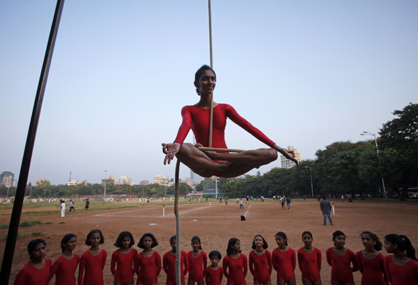 揭秘特色印度钢管舞 已成学校体育重要部分(图