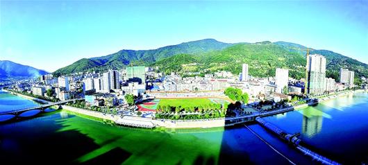 湖北日报讯 图为:保康县城全景.