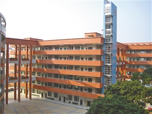 凤凰小学新教学楼. 通讯员 张浩 摄
