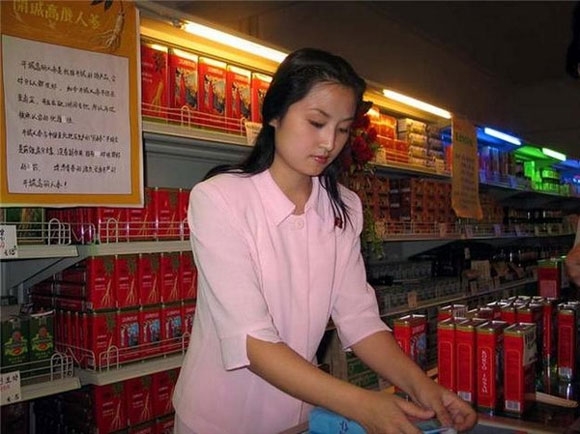 惊讶!原来售货员是朝鲜美女最向往的职业(组图