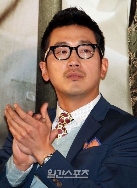 韩媒:韩星河正宇追拿肇事逃逸车辆归案(图)