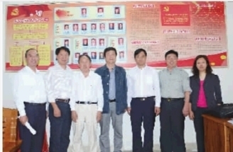永州市领导在新田县驻花都区流动人口社会管理机构调研.