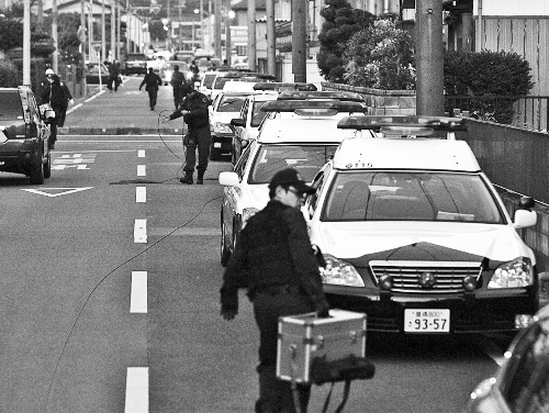 日本男子闯银行挟人质逼野田下台(图)