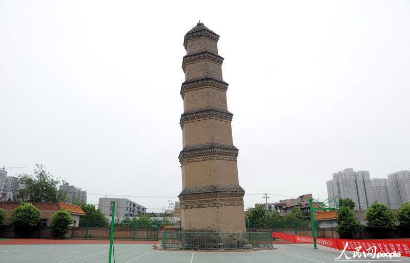 2012年11月27日,西安市东郊韩森寨西光中学南校区,操场上的明代