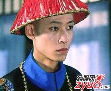 19,王志文1987年在电影《两宫皇太后》中演同治皇帝.