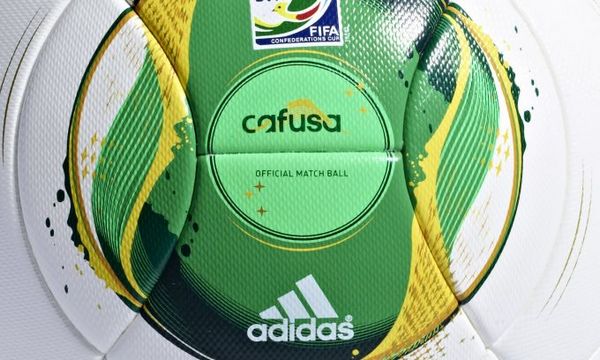 幻灯:联合会杯比赛用球发布 桑巴狂欢足球制造
