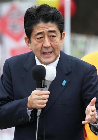 日本自民党总裁安倍晋三12月4日上午在福岛县打响了选举的第一战。