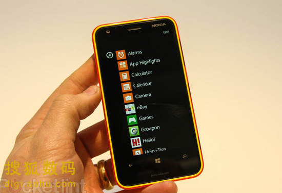 诺基亚Lumia 620真机试玩:多彩风格低价成卖点