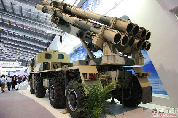 资料图:解放军压制性武器a100多管火箭武器系统.