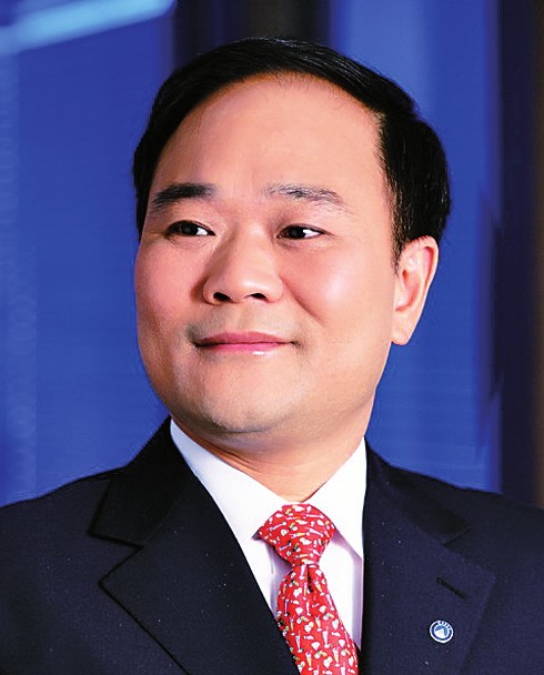 吉利集团董事长李书福:中国企业亟须撞开海外