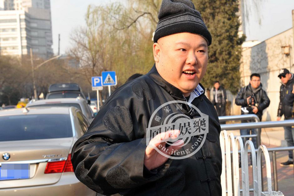 王玥波