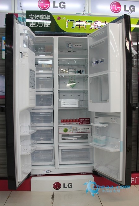 LG GR-J2376ALM冰箱内部概览