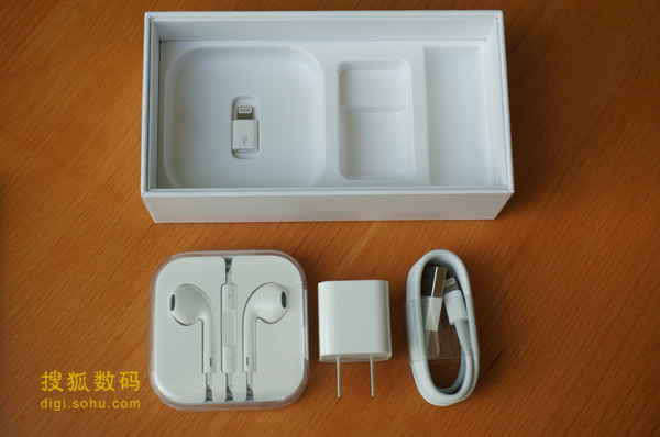 行货iPhone 5首发开箱体验 价格较高配件增加
