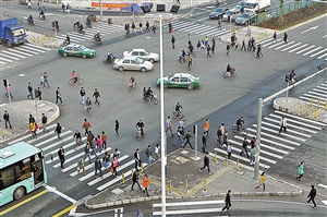 有市民向本报反映称,在新区和平东路与清龙路交会路口,很多行人不走