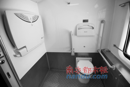 广九直通车香港境内可上厕所了(图)