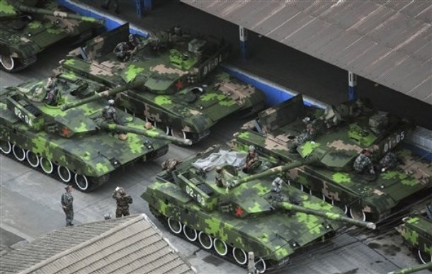 俄称中国99式坦克配激光武器 瞬间致盲敌
