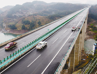 达万高速公路四川段建成通车(图)