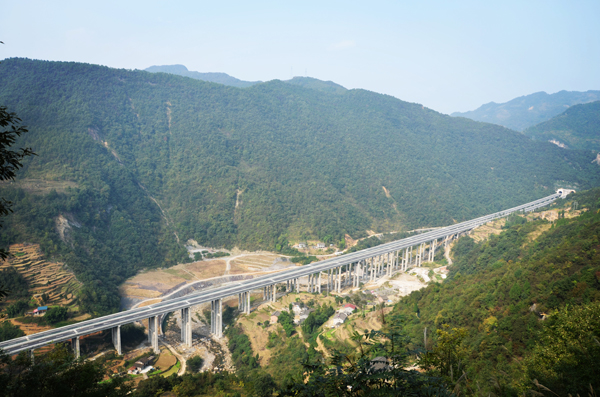 [四川]广甘高速公路建成通车(图)