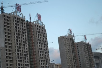 传说草埠村支书有两亿股份在内的金海楼盘