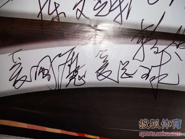 肃然起敬造句_肃然起敬中肃的意思