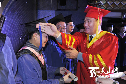 新疆财经大学24位学子获得工商管理硕士学位