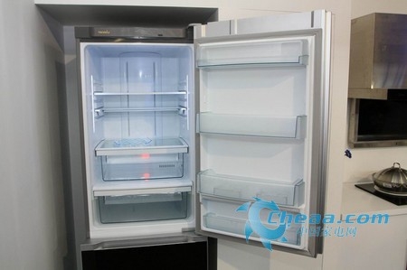 美的BCD-320WGPM冰箱冷藏室