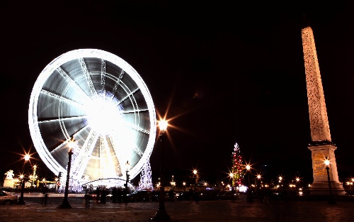 (国际)(2)圣诞气息笼罩夜巴黎