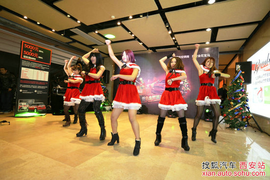 圣诞报备集体跳"江南style"热舞