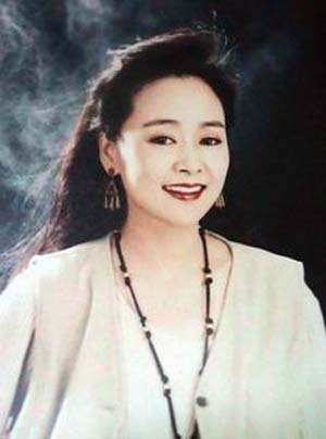 张瑜1985年春晚主持人