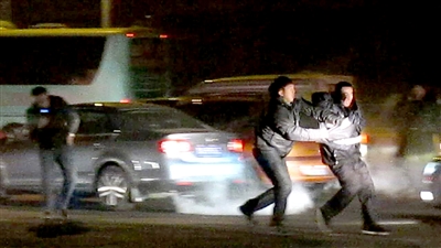 酒后肇事打晕辅警 一男子袭警被拘(组图)